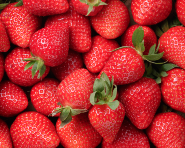 Erdbeeren, die länger halten? Dann wenden Sie diesen tollen Trick an!