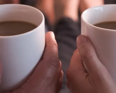 Aus diesem Grund sollten Sie morgens nie 2 Tassen Kaffee hintereinander trinken!